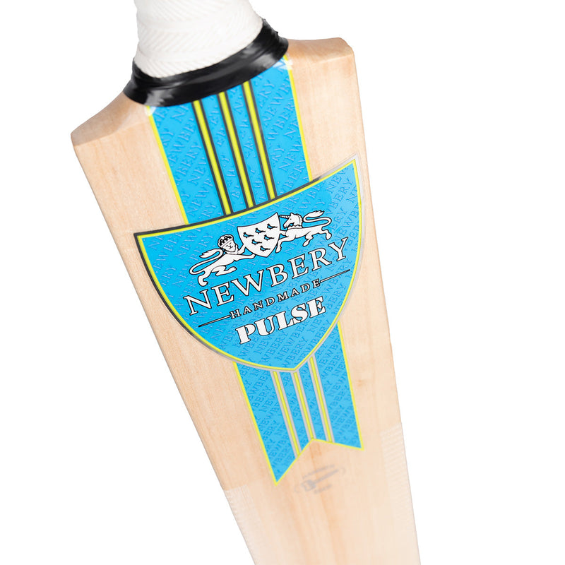 Newbery Pulse 5* Junior Cricket Bat